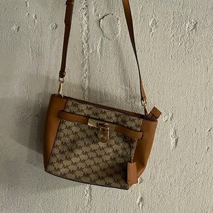 Michael kors camel color cross body